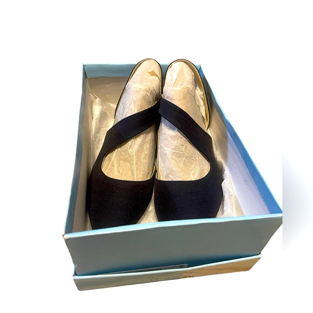 🌟🌼NIB LIFE STRIDE SIMPLY COMFORT MAGNETIC LUX NAVY. ElegantWomen's Flats